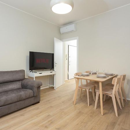 Dreams Exclusive Apartments With Terrace - Free Parking - M1 Station - Near Center Milano Ngoại thất bức ảnh