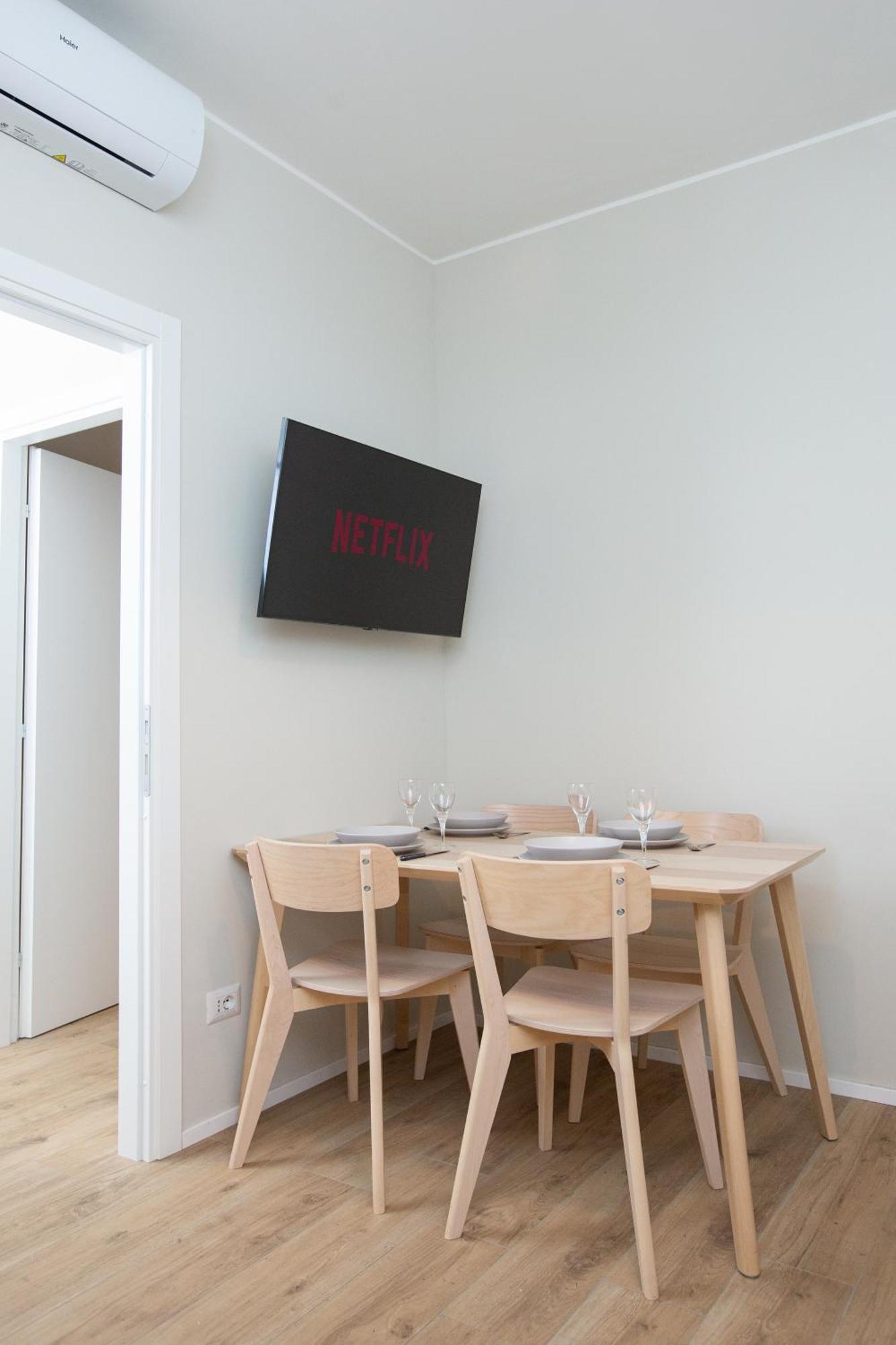 Dreams Exclusive Apartments With Terrace - Free Parking - M1 Station - Near Center Milano Ngoại thất bức ảnh